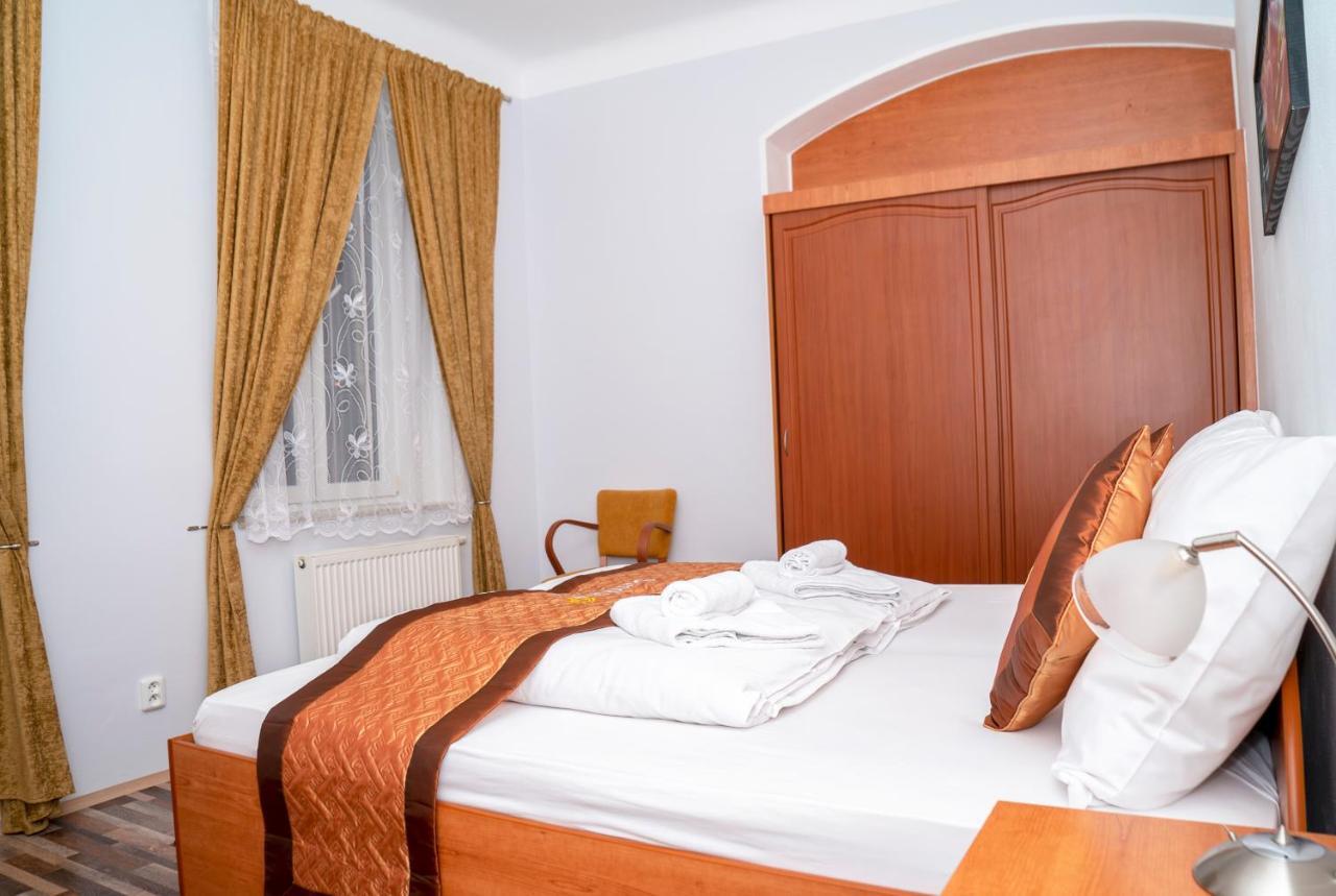 Sunshine Pension Karlovy Vary Kültér fotó